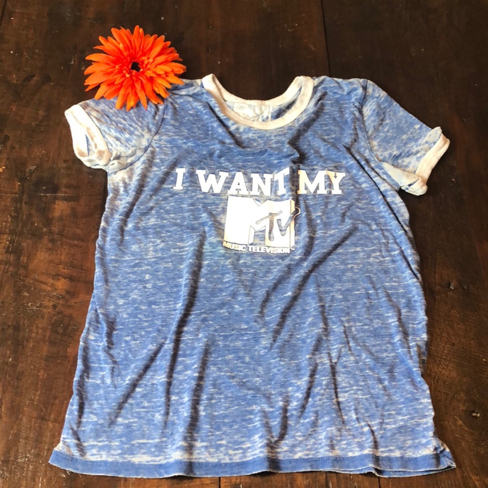 Girls/Youth MTV shear T-shirt.